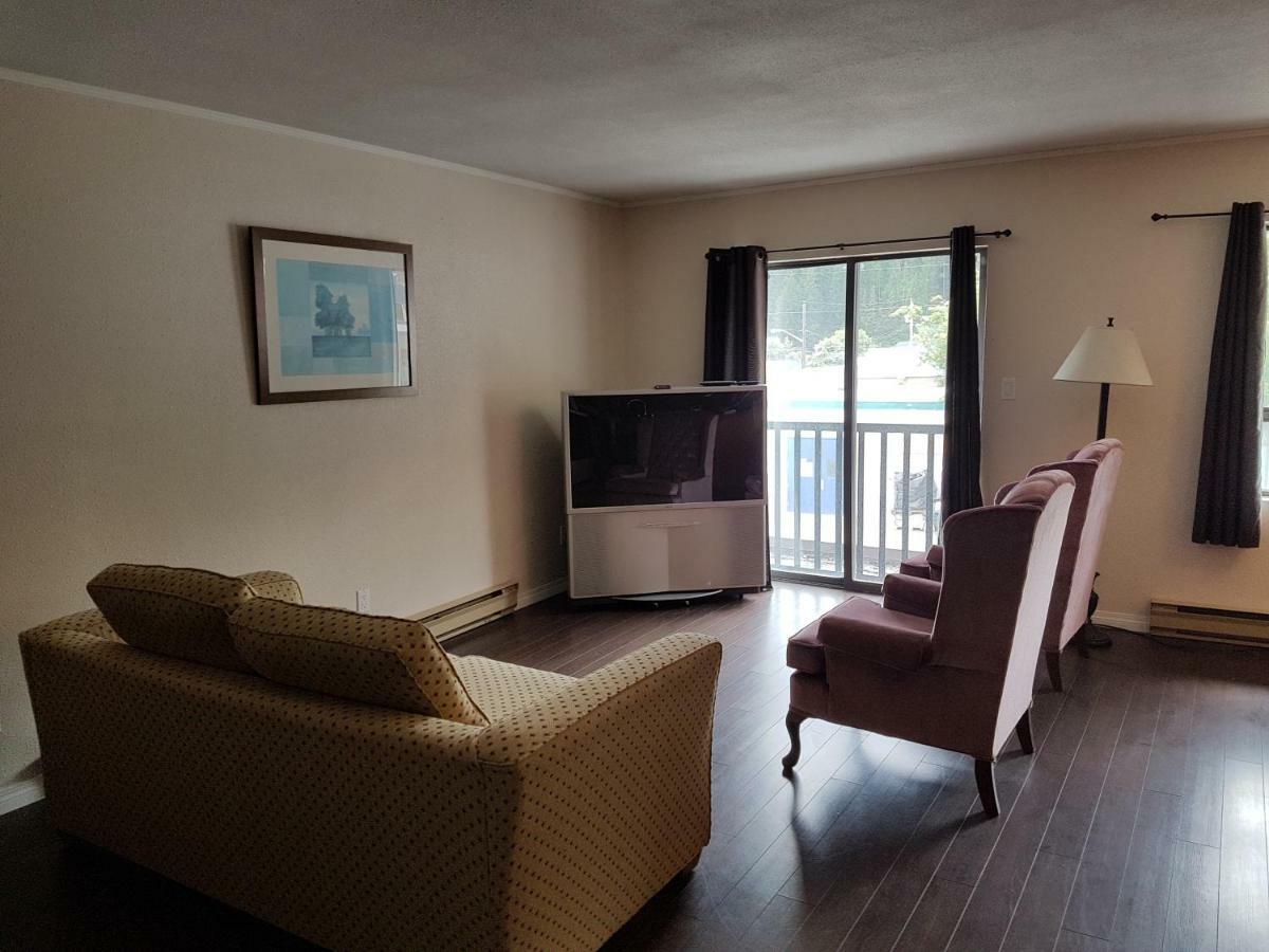 Apartmán Indoor Comfort In An Outdoor Paradise Sleeps 4- 5 Min To Golf & Ski Kimberley Exteriér fotografie